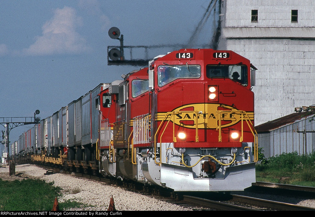 ATSF 143 on its maiden voyage